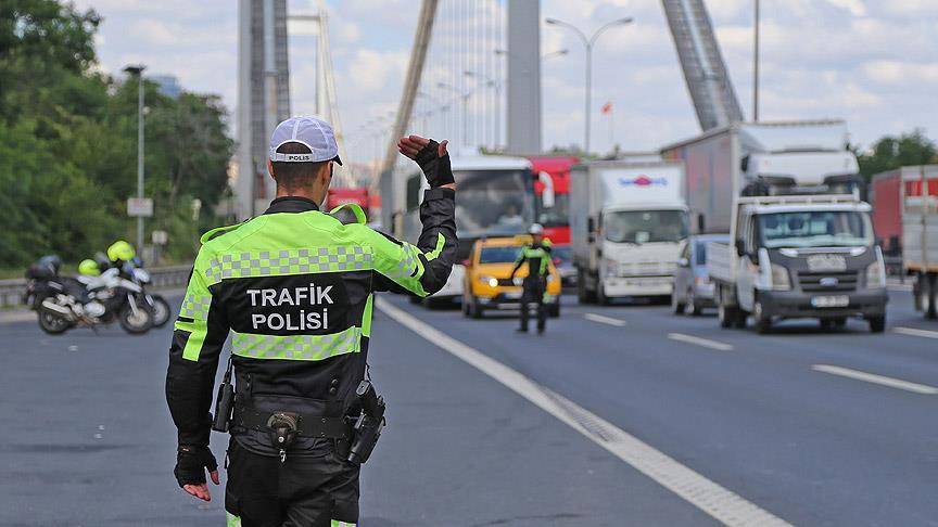 Trafikte yeni dönem başlıyor! Hız yapan, drift atan, telefonla konuşan yandı! 7